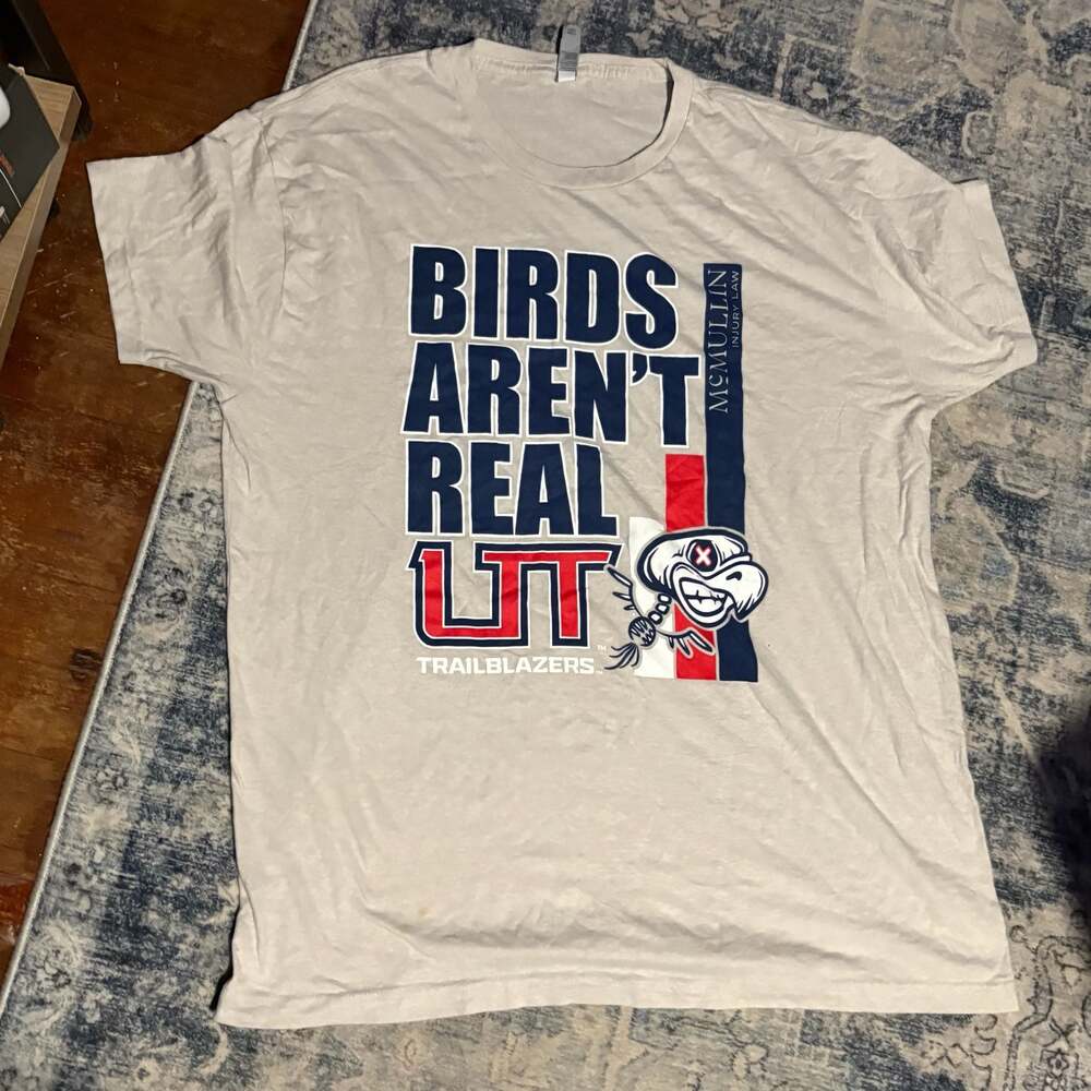 UTA Trailblazers Birds Aren't Real T-Shirt XL